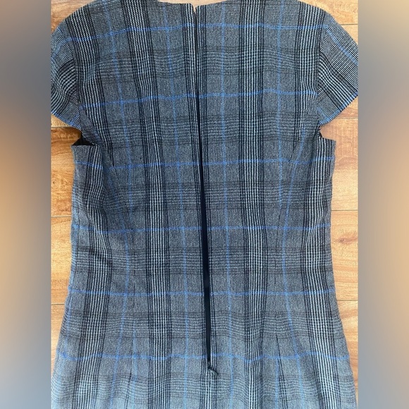 Banana Republic Grey Plaid Knee Length Ruffle Detail Women’s Size 4 Dress - Picture 4 of 12